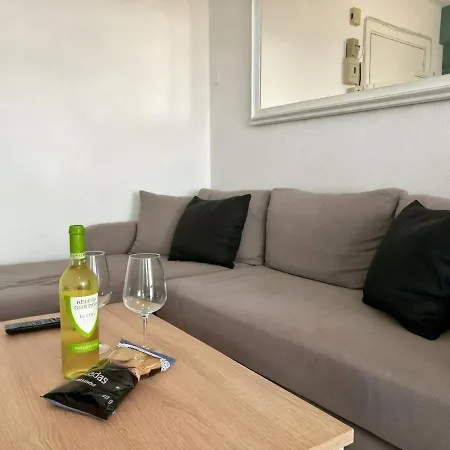 Aurora - Center - Sea Wiew